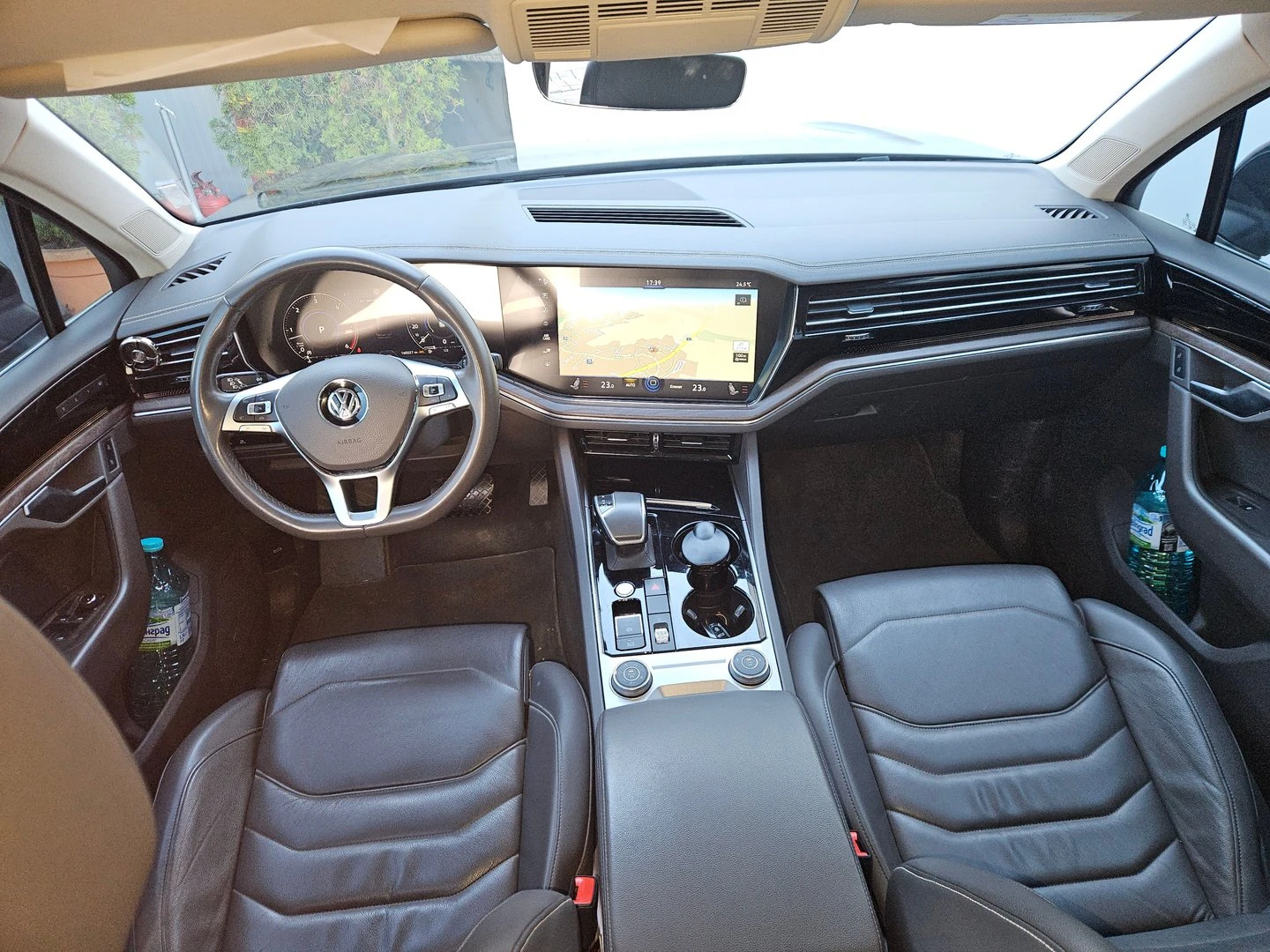 VW Touareg, снимка 5 - Автомобили и джипове - 54601576