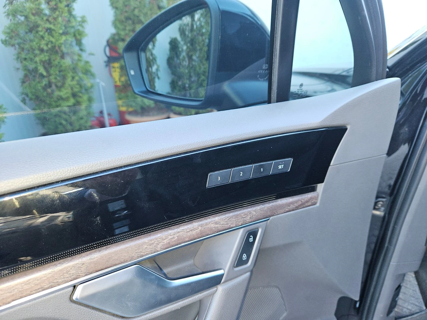 VW Touareg, снимка 7 - Автомобили и джипове - 54601576