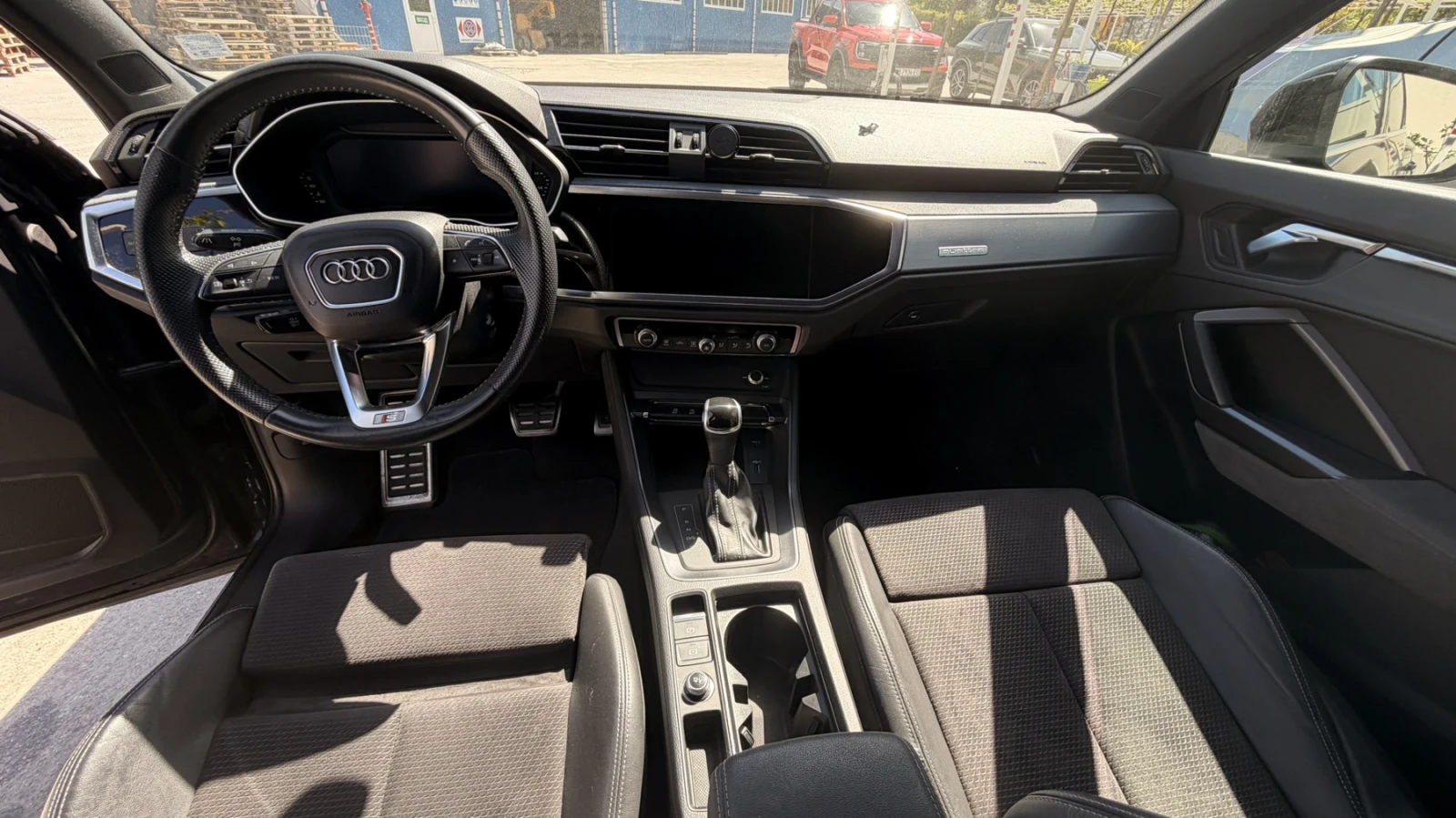 Audi Q3 2.0, снимка 6 - Автомобили и джипове - 54331023