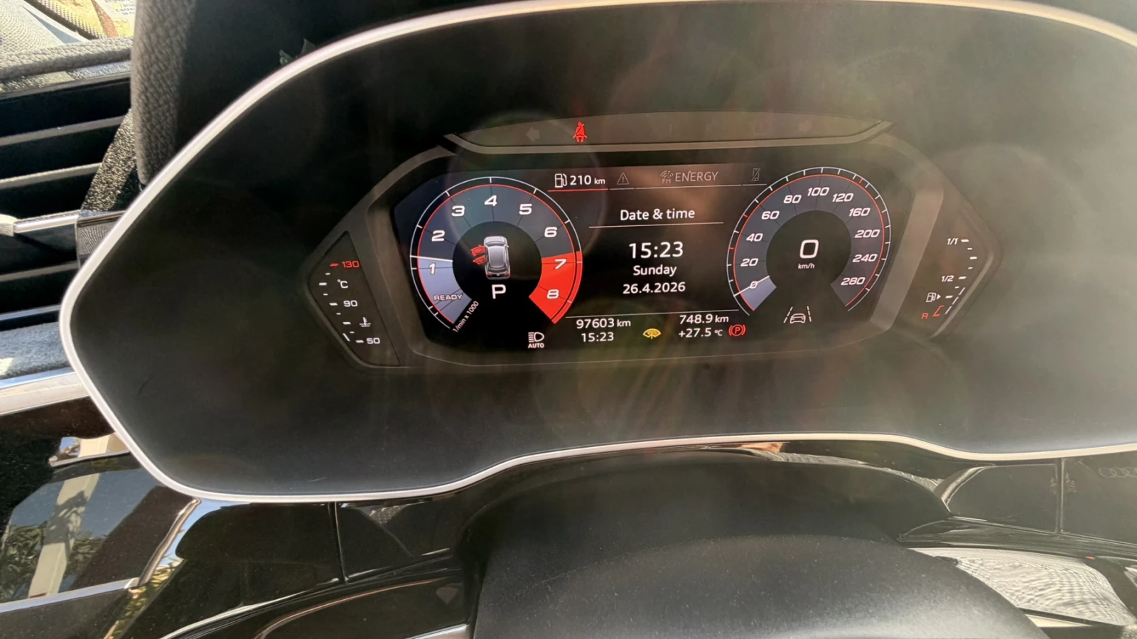 Audi Q3 2.0, снимка 8 - Автомобили и джипове - 54331023