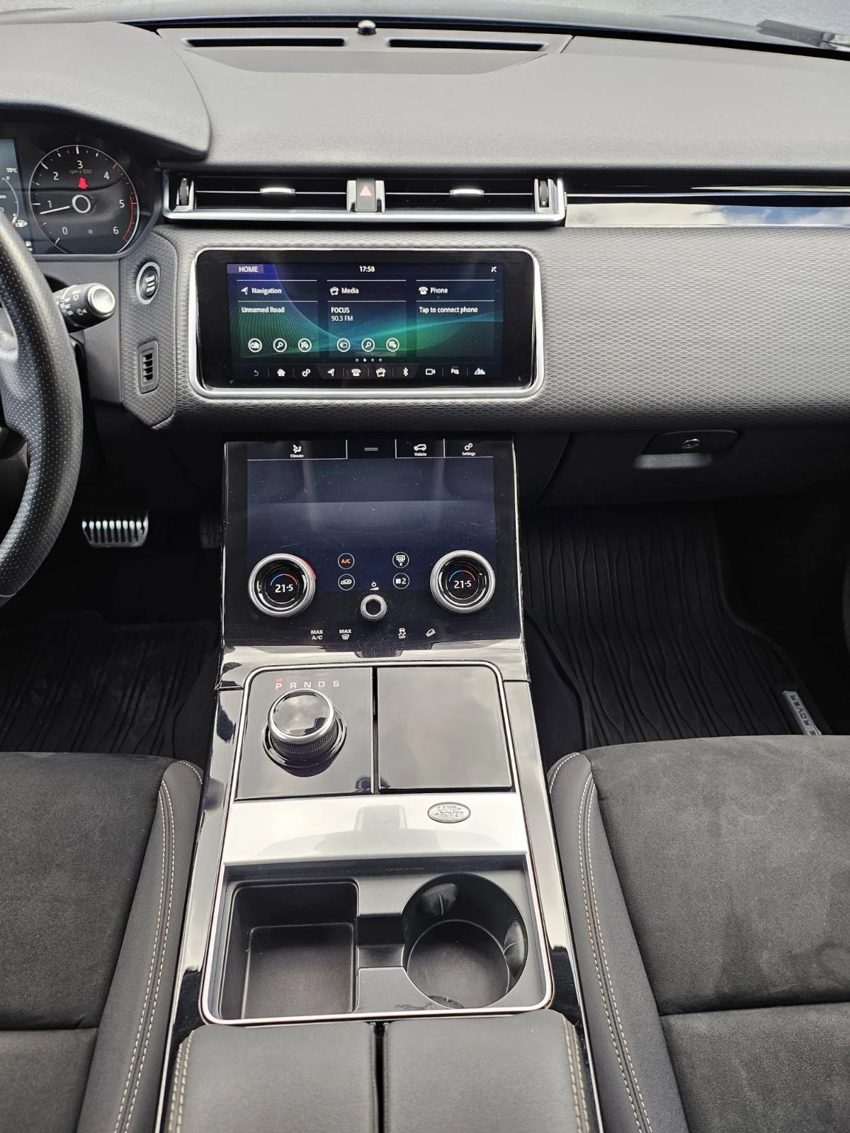 Land Rover Range Rover Velar D200, снимка 15 - Автомобили и джипове - 55403195