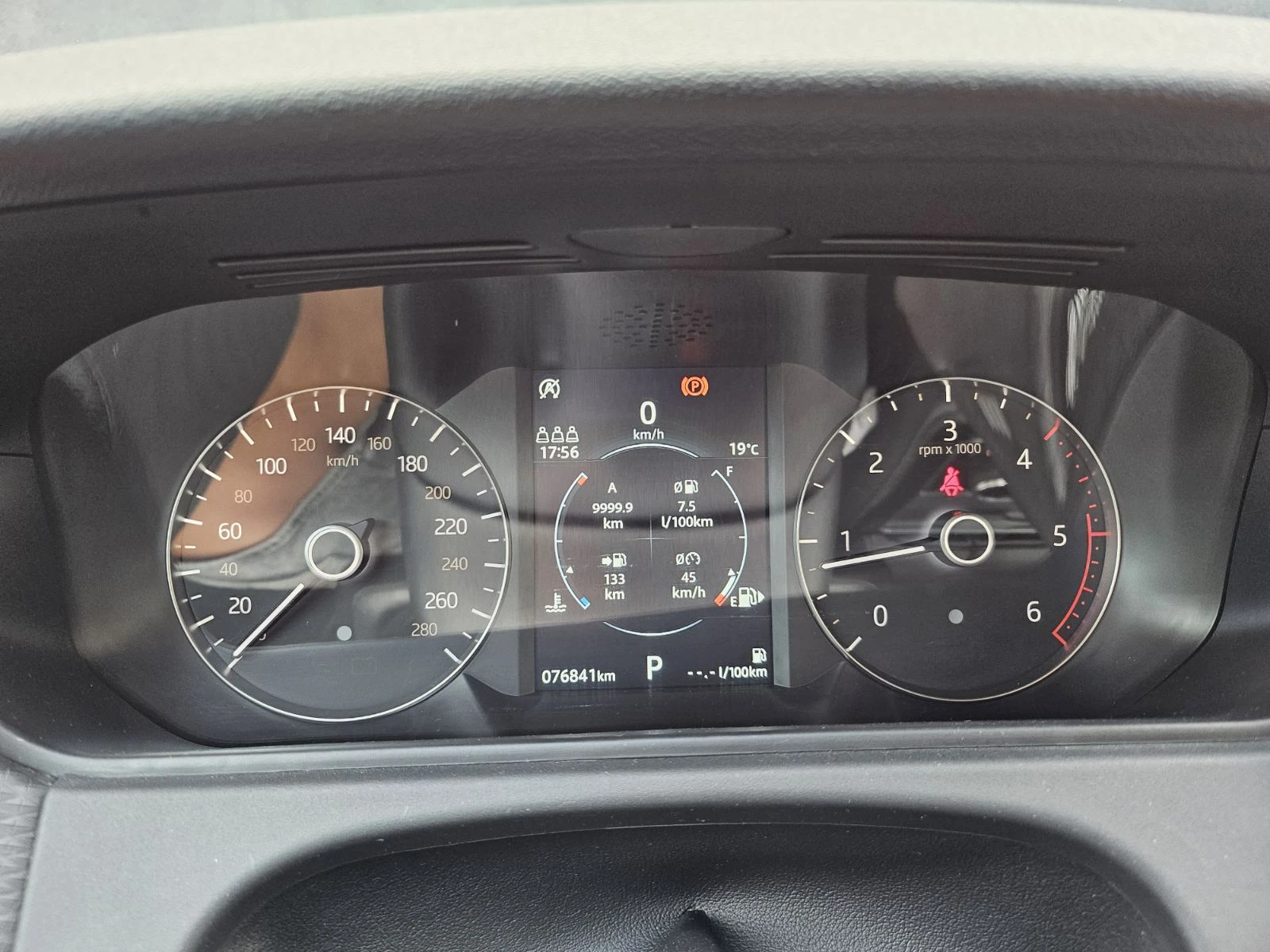 Land Rover Range Rover Velar D200, снимка 14 - Автомобили и джипове - 55403195