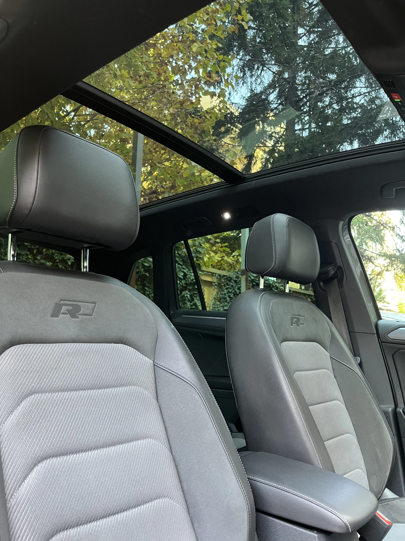 VW Tiguan 2.0 TSI R-LINE 4 motion, снимка 9 - Автомобили и джипове - 56287612