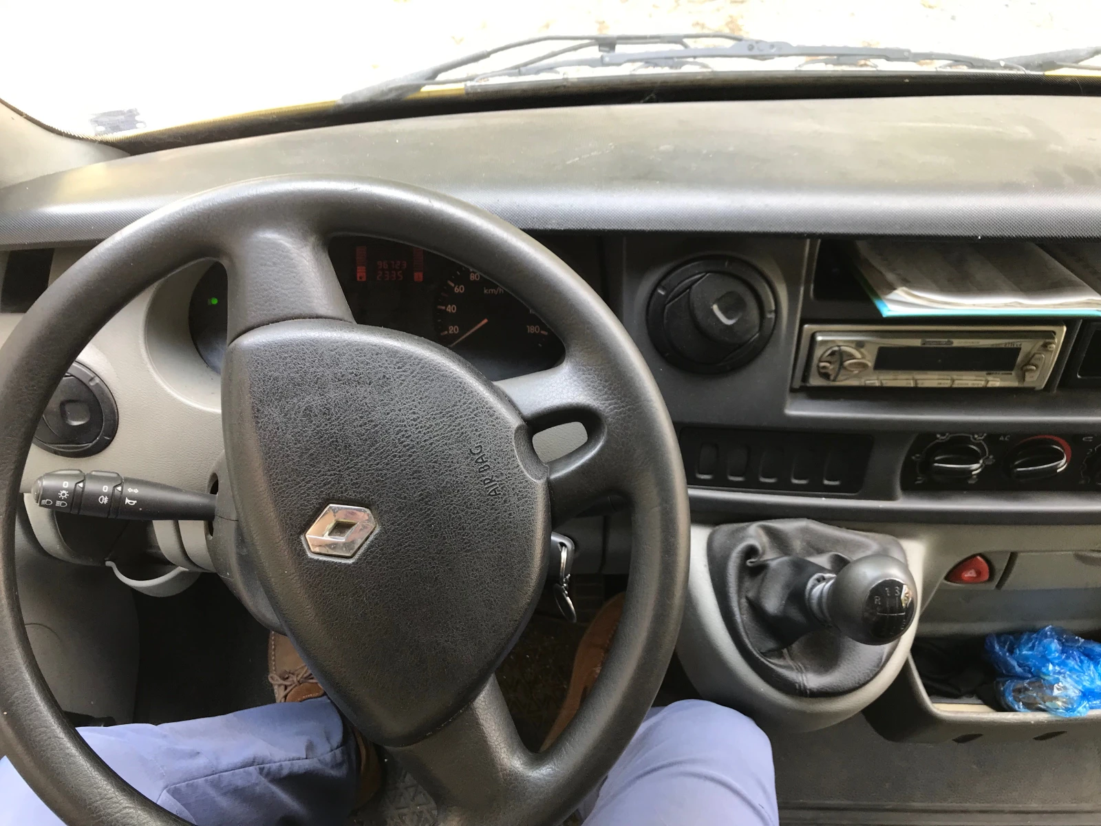 Renault Master 2.5 dci100, снимка 5 - Бусове и автобуси - 55381145