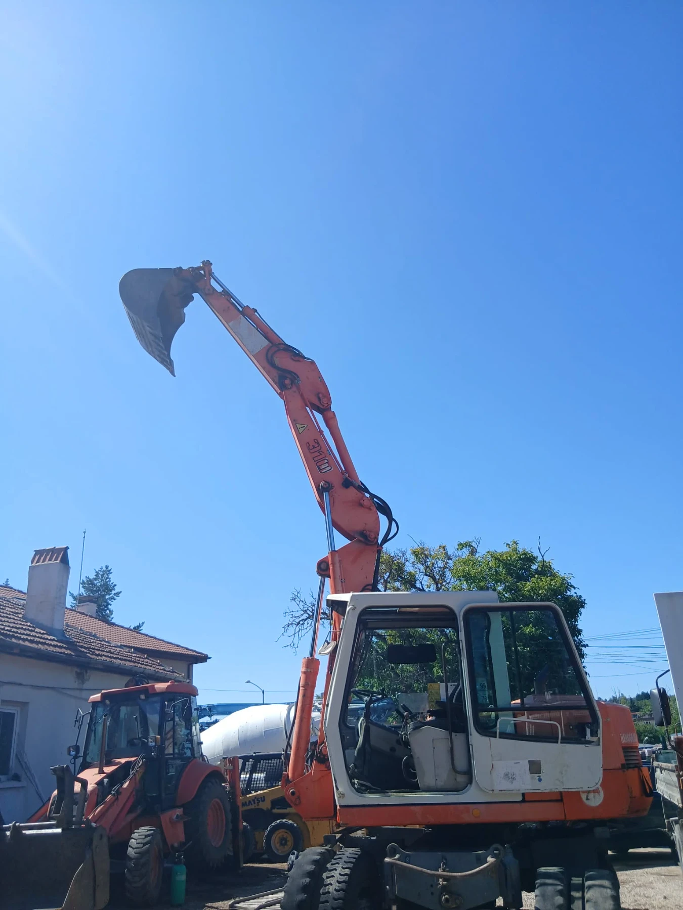 Багер Liebherr 310, снимка 8 - Индустриална техника - 55673496