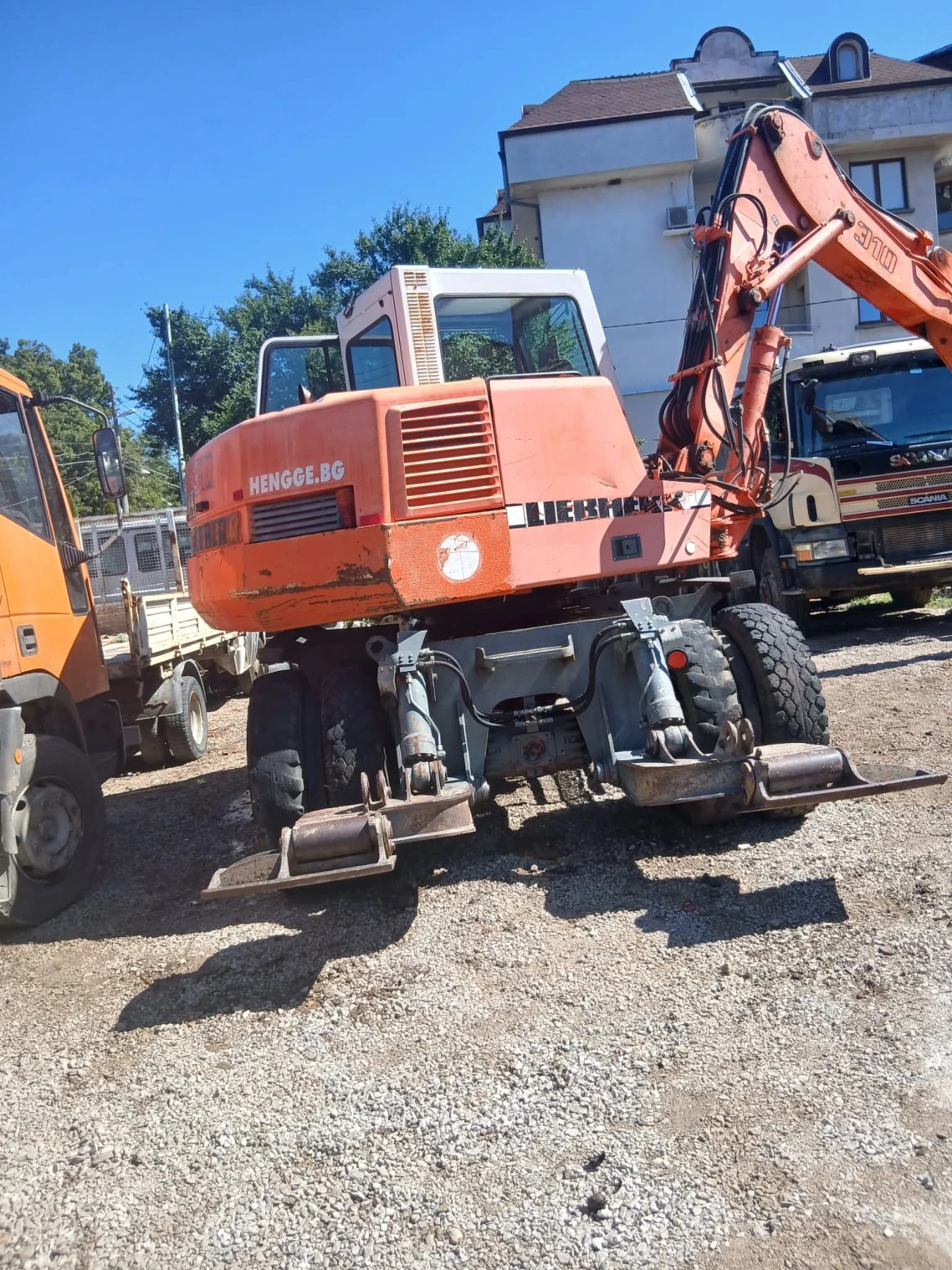 Багер Liebherr 310, снимка 2 - Индустриална техника - 55673496