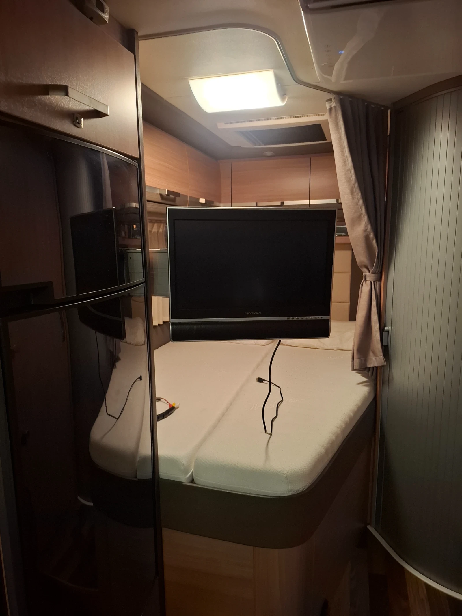 ������ Knaus SKY WAVE 650 MF | Mobile.bg � ����������� 12