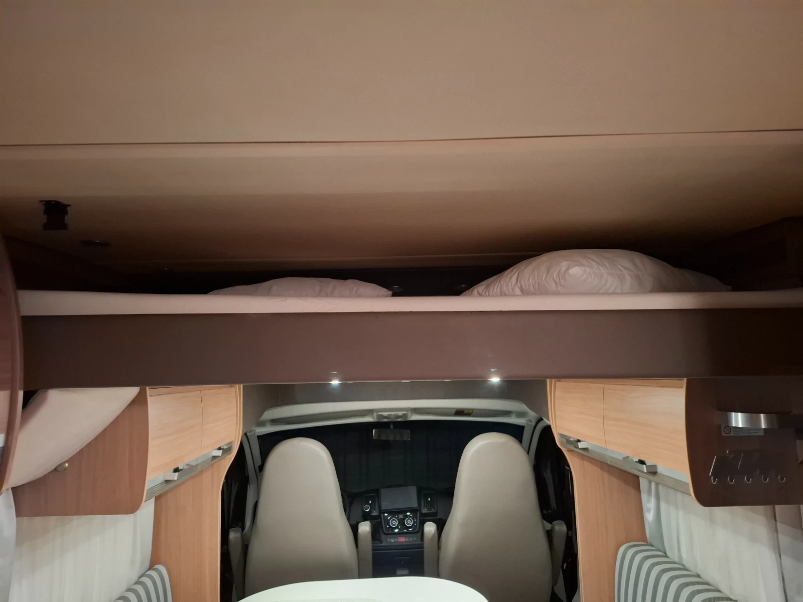 ������ Knaus SKY WAVE 650 MF | Mobile.bg � ����������� 17