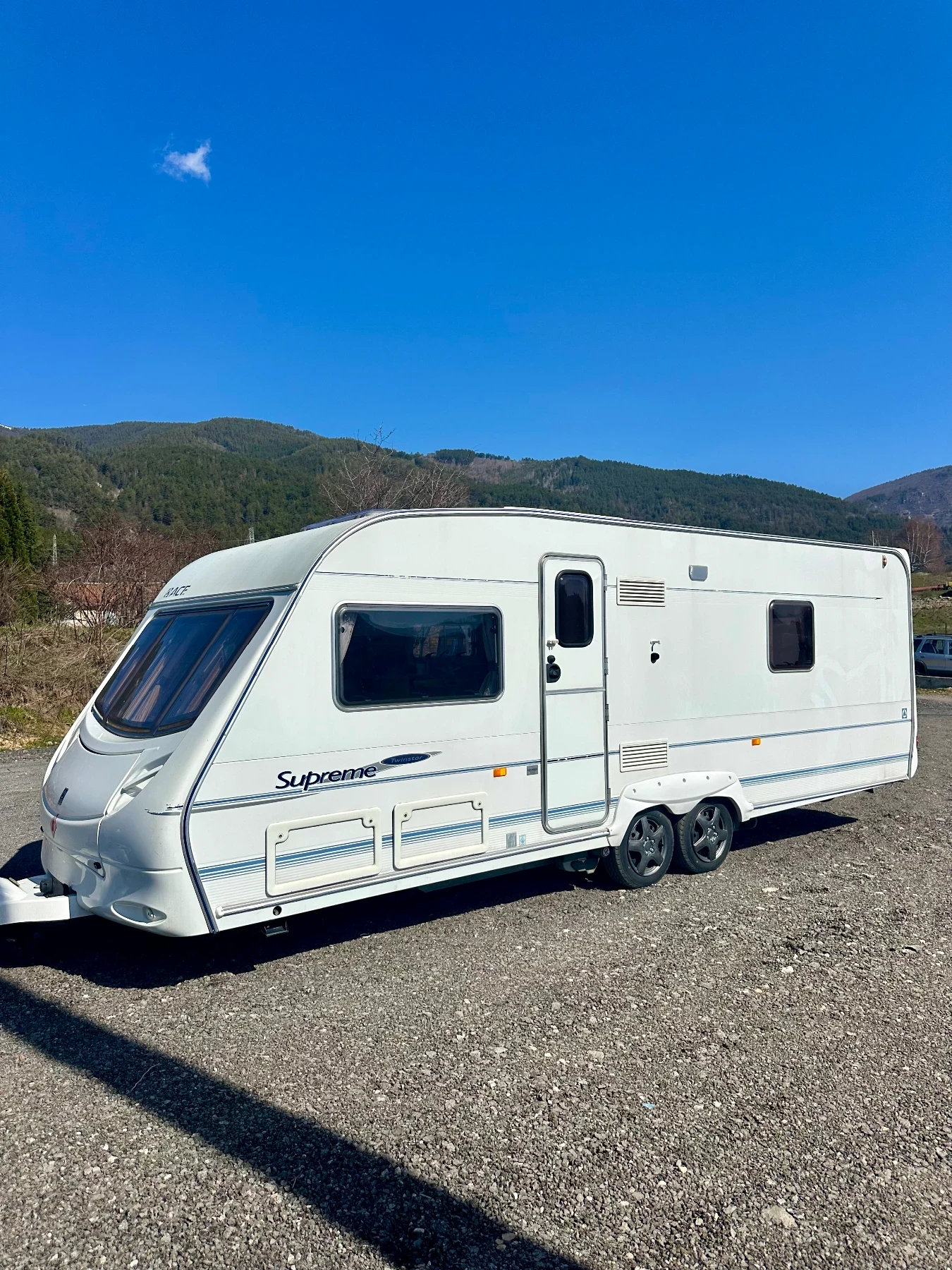 Каравана Swift Supreme/ НОВ ВНОС/ ФОРСЕЛТ/ МУВЪР/ УНИКАТ , снимка 2 - Каравани и кемпери - 53866695