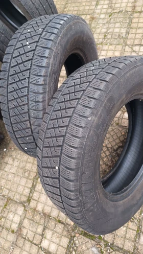Гуми Зимни 215/70R15, снимка 10