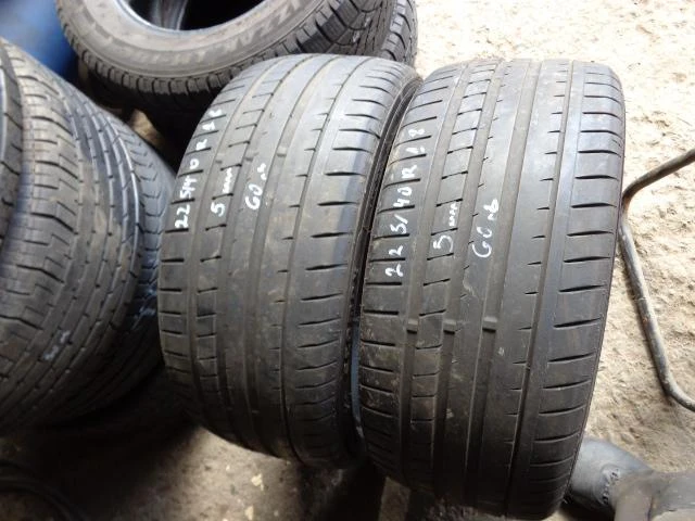 Гуми Летни 225/40R18, снимка 2 - Гуми и джанти - 17877280