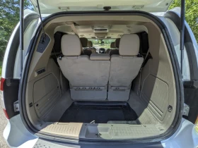 Chrysler Town and Country Limited, снимка 6