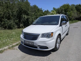 Chrysler Town and Country Limited