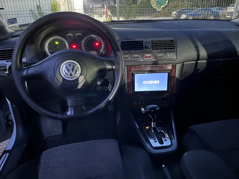 VW Bora, снимка 8 - Автомобили и джипове - 47795523