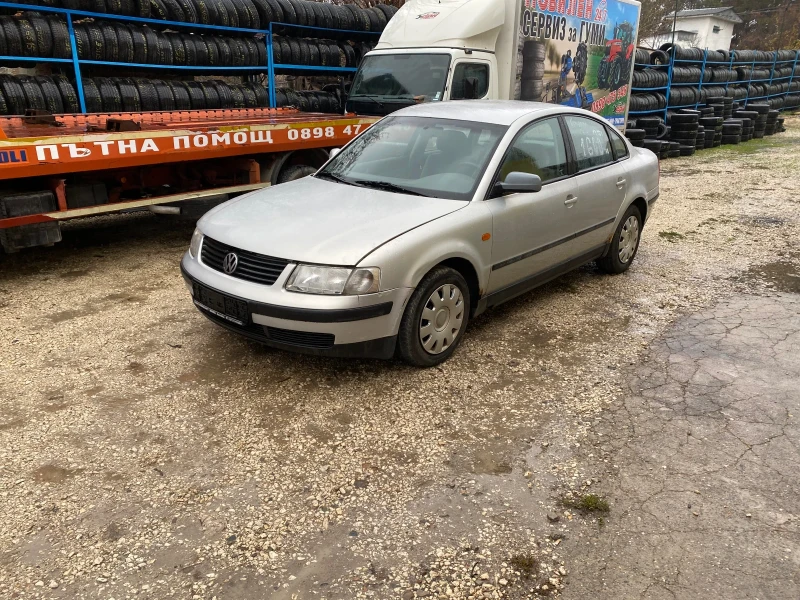 VW Passat, снимка 2 - Автомобили и джипове - 48176025