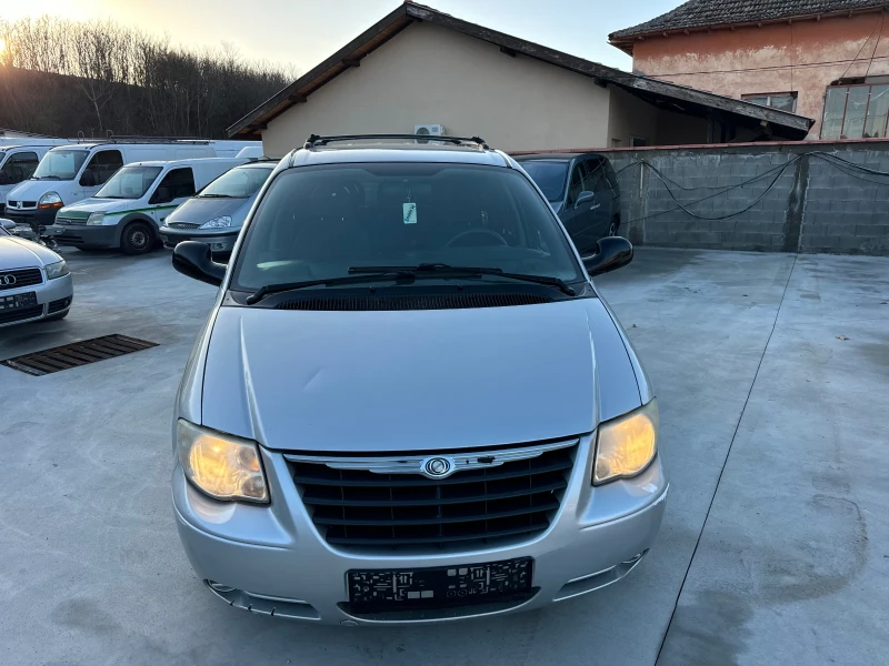 Chrysler Voyager 2.5CRDI 7 МЕСТА, снимка 2 - Автомобили и джипове - 48622217