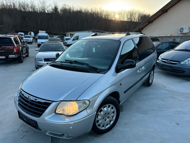 Chrysler Voyager 2.5CRDI 7 МЕСТА, снимка 1 - Автомобили и джипове - 48622217