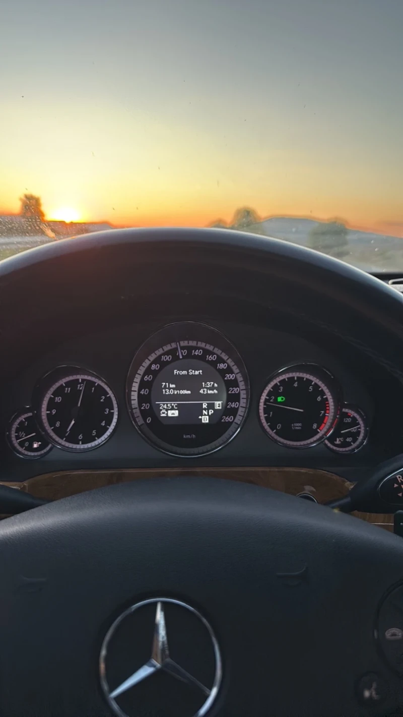 Mercedes-Benz E 500 4Matic AMG PACK, снимка 17 - Автомобили и джипове - 52383380