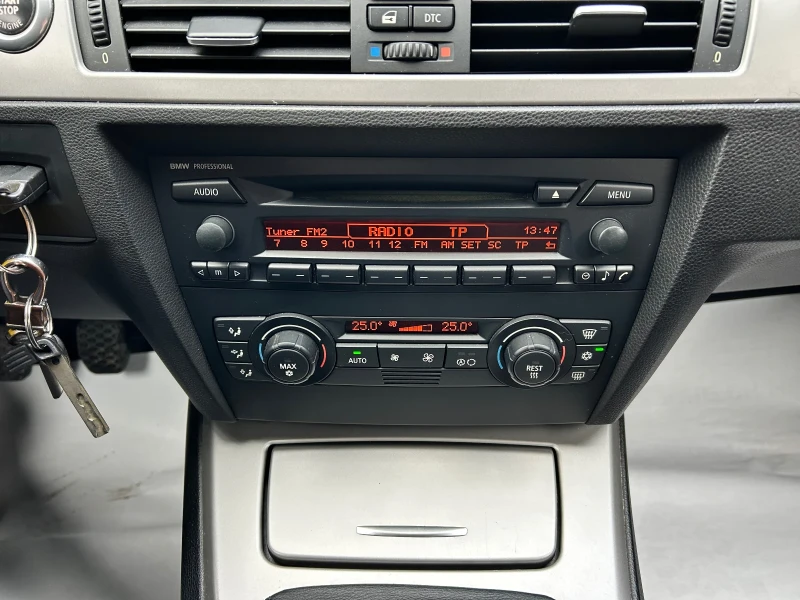 BMW 318 d 199000км, снимка 9 - Автомобили и джипове - 52915066