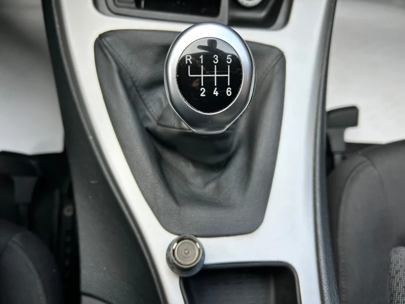 BMW 318 d 199000км, снимка 11 - Автомобили и джипове - 52915066