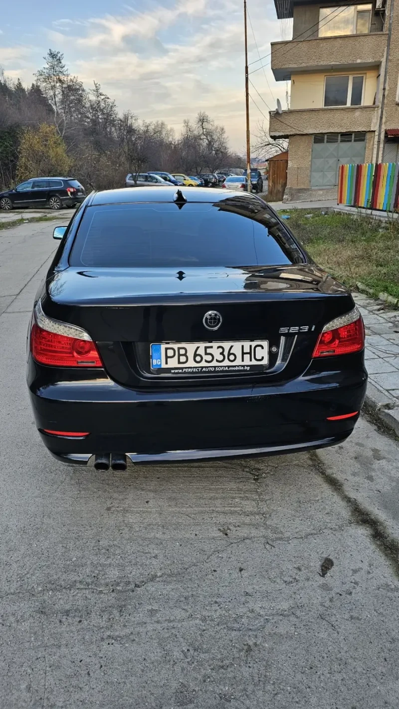 BMW 523 Facelift, снимка 4 - Автомобили и джипове - 53168460