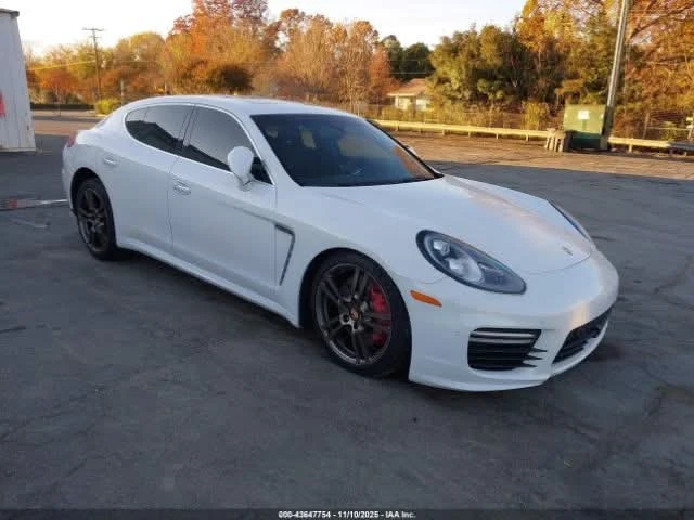 Porsche Panamera TURBO