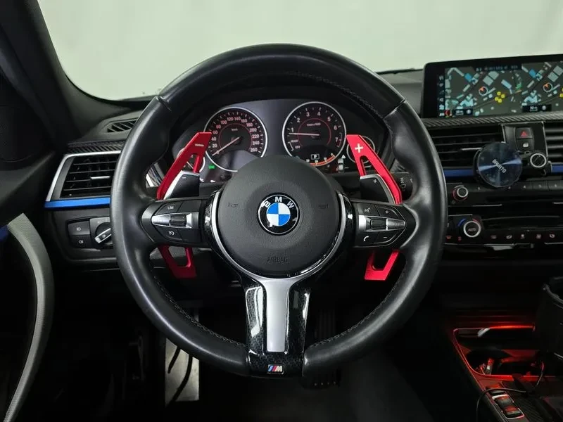 BMW 330 I M Sports, снимка 13 - Автомобили и джипове - 55929093
