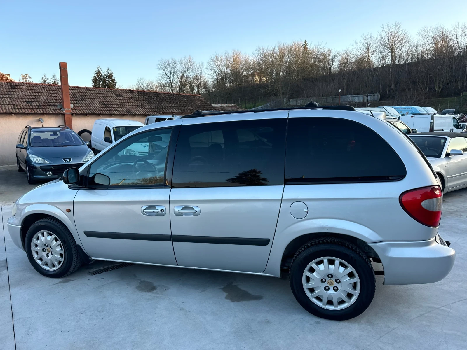 Chrysler Voyager 2.5CRDI 7 МЕСТА - изображение 8