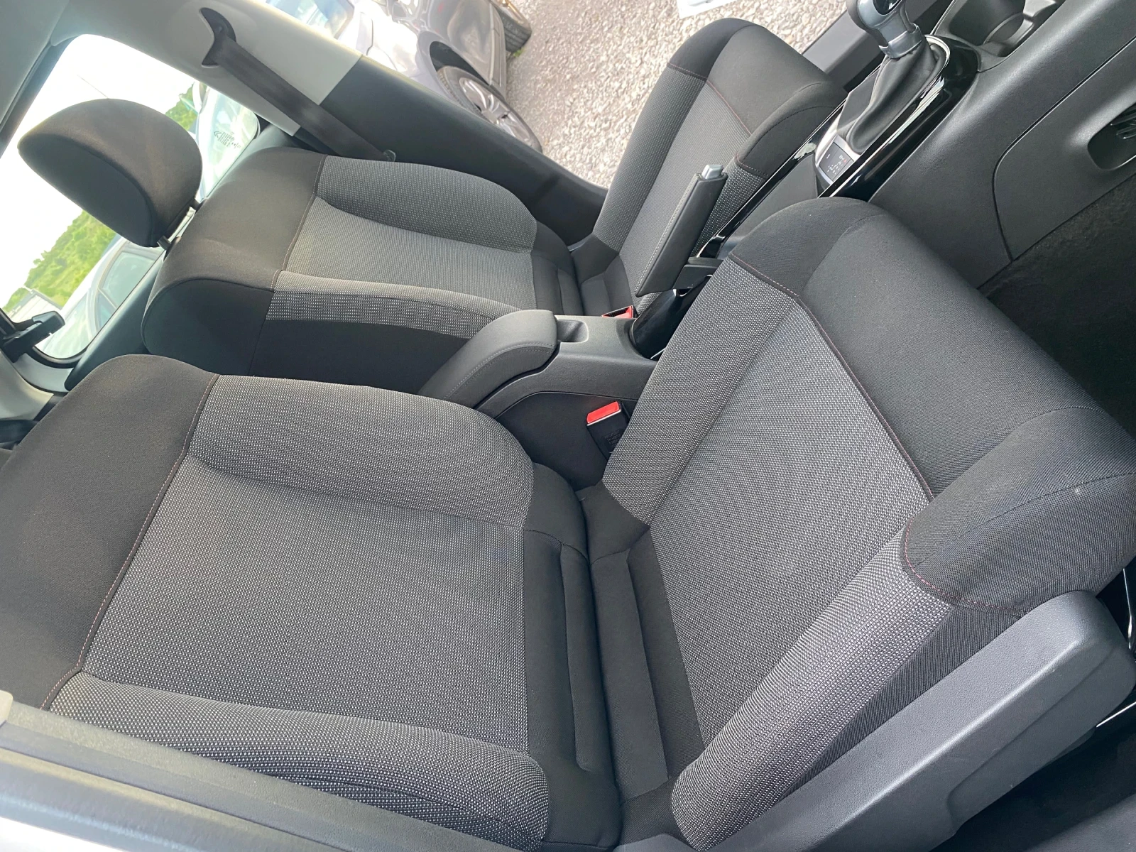 Citroen C4 Cactus 1.2i 2018/12M AUTOMATIC 73433Km EVRO6B | Mobile.bg — изображение 17