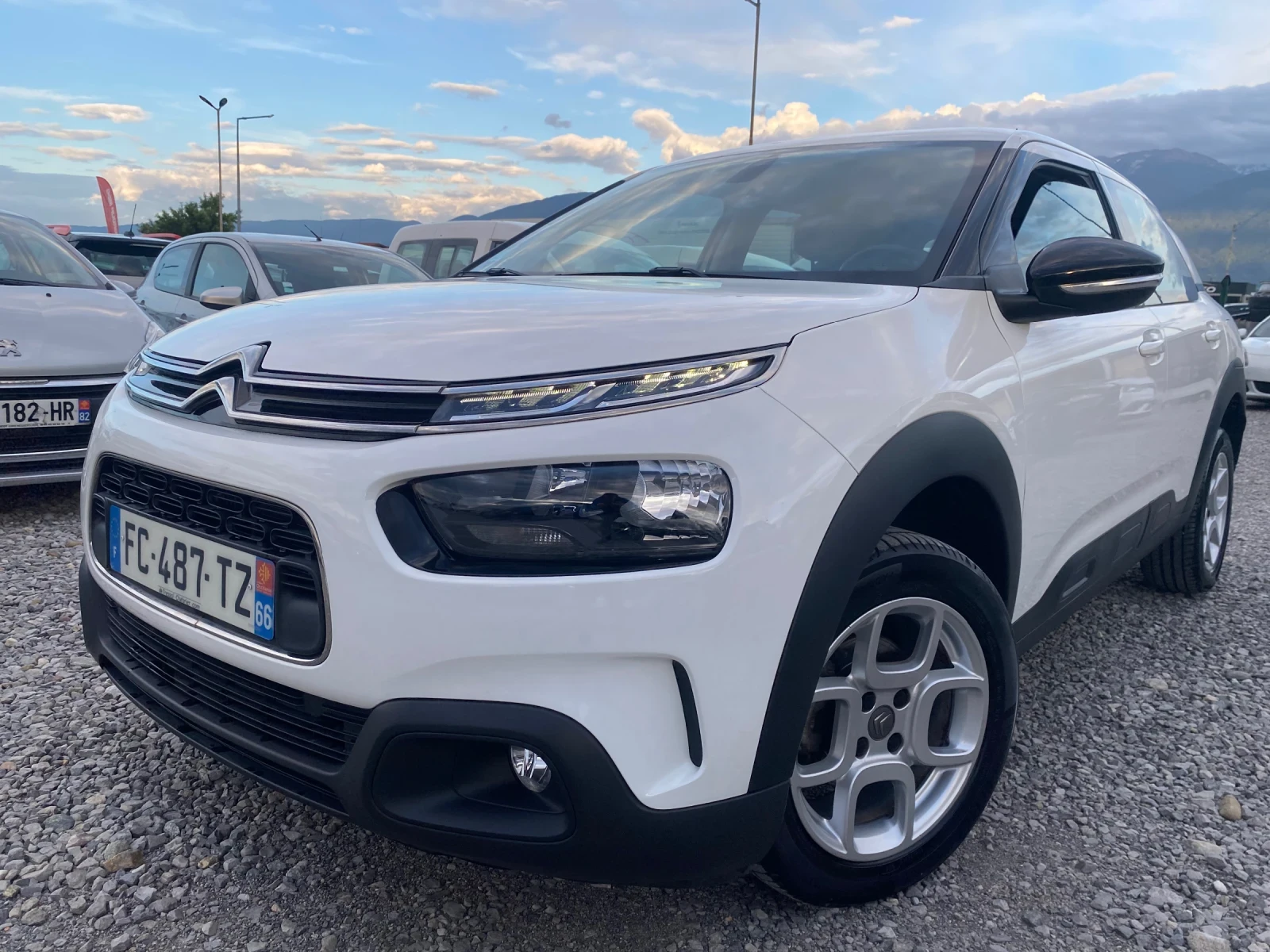 Citroen C4 Cactus 1.2i 2018/12M AUTOMATIC 73433Km EVRO6B | Mobile.bg — изображение 1