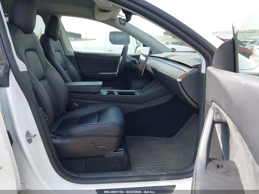 Tesla Model Y Long Range Dual Motor All-Wheel Drive, снимка 5 - Автомобили и джипове - 54419100