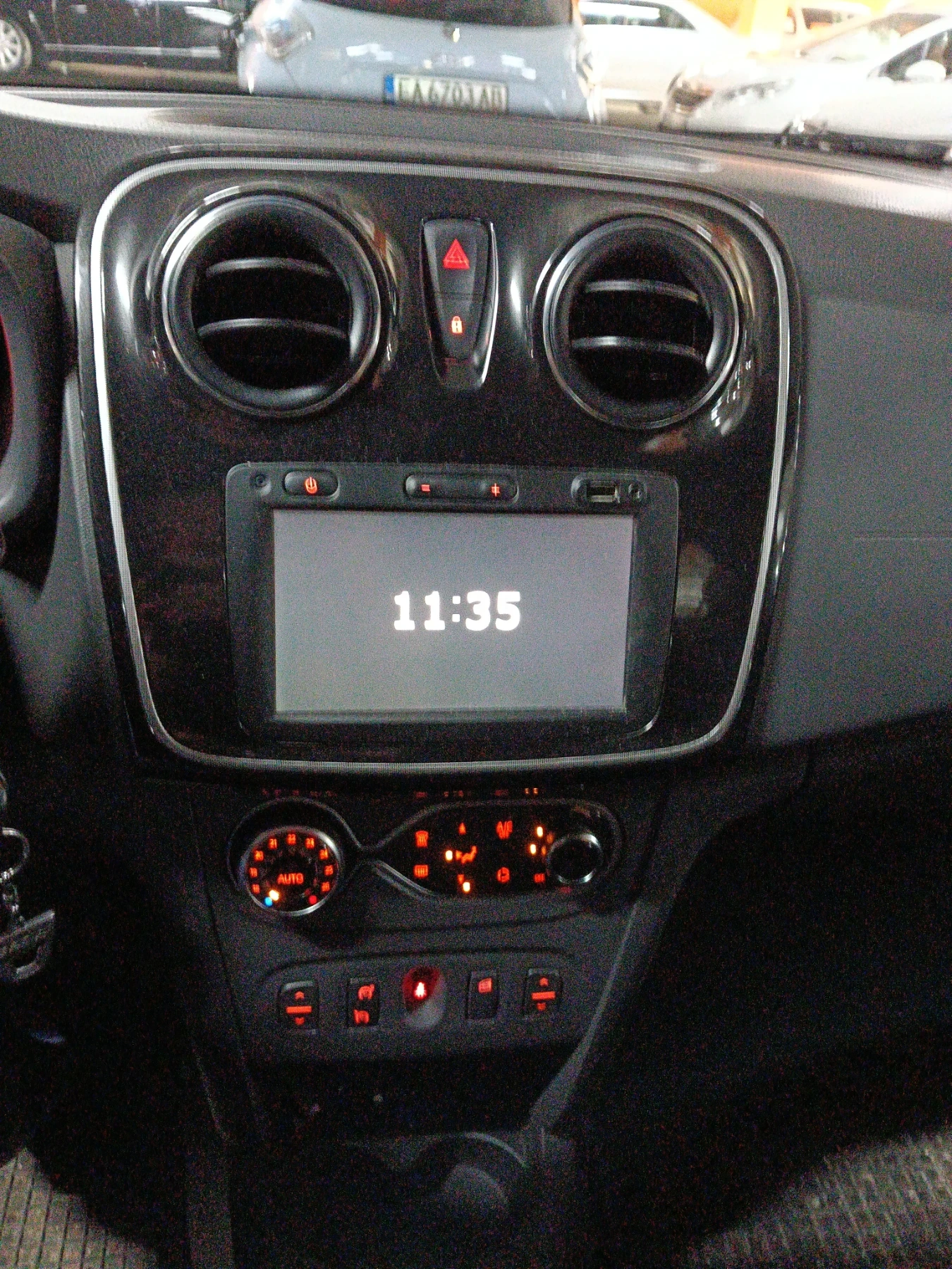 Dacia Logan Stepway, снимка 9 - Автомобили и джипове - 54829485