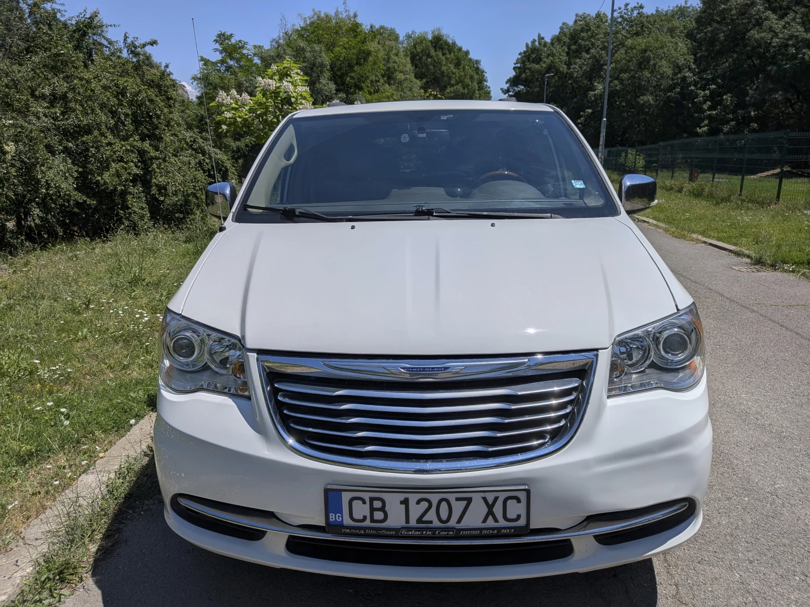 Chrysler Town and Country Limited, снимка 2 - Автомобили и джипове - 55050029