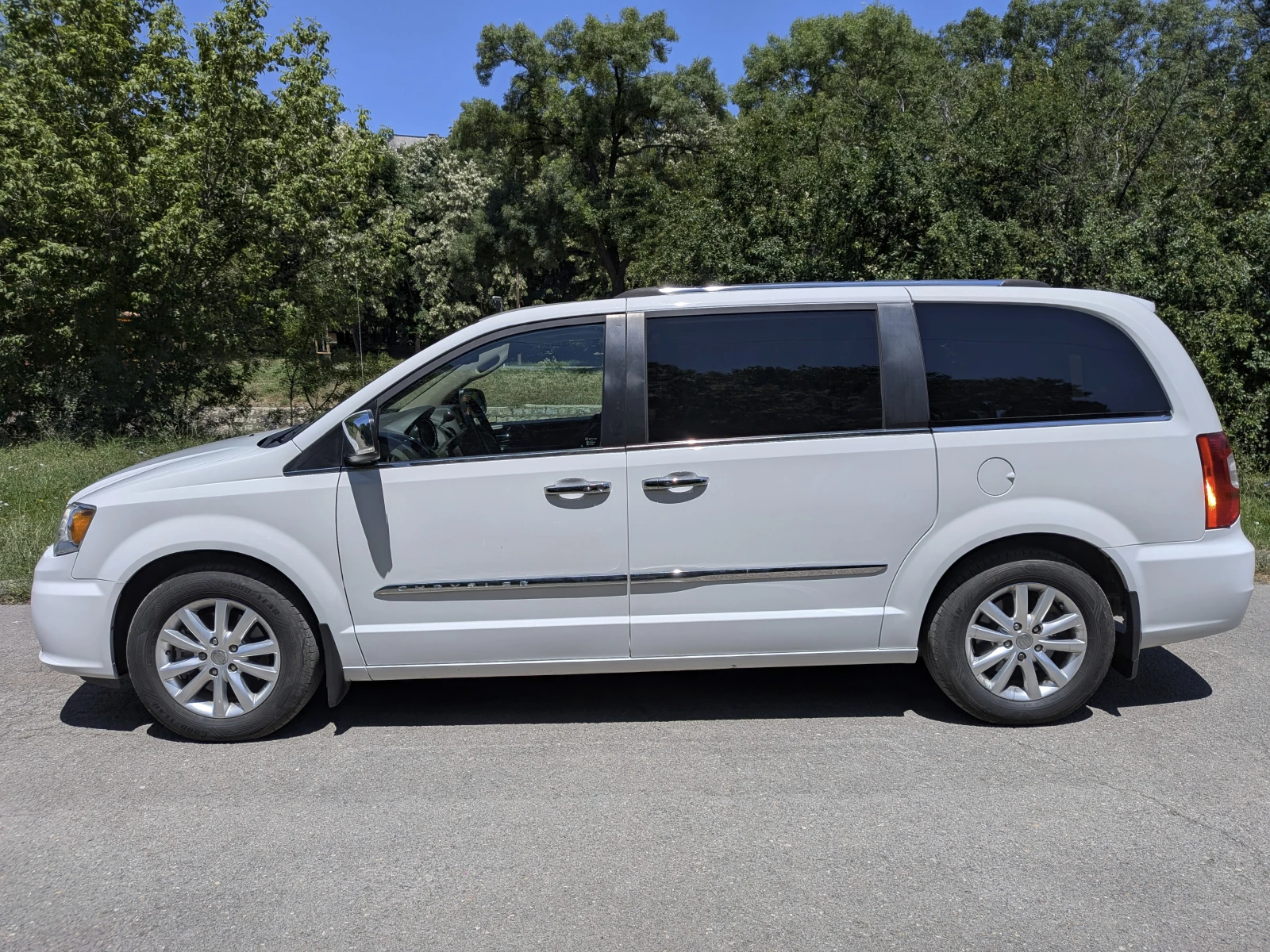 Chrysler Town and Country Limited, снимка 5 - Автомобили и джипове - 55050029