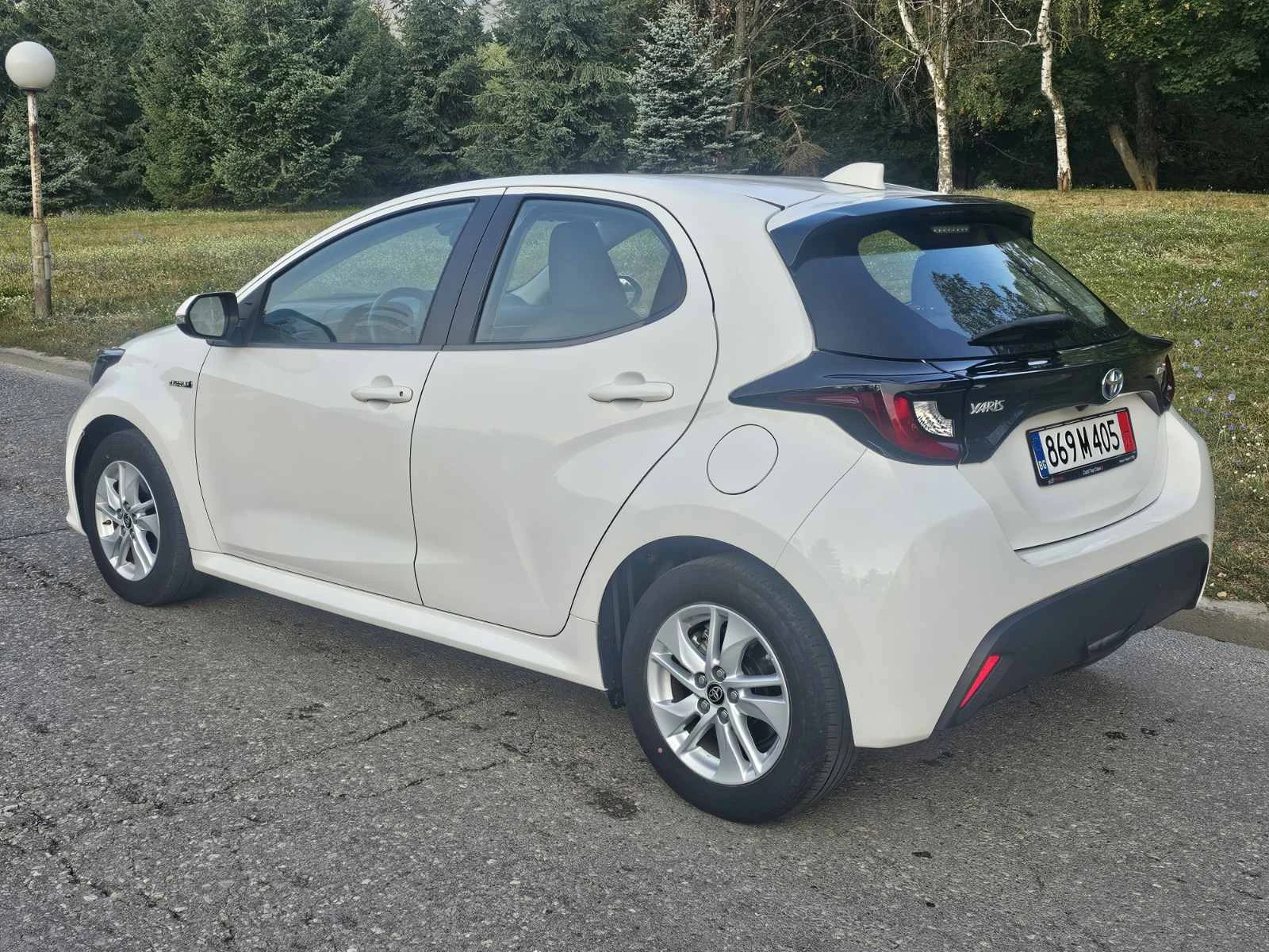 Toyota Yaris 1.5 HYBRID, снимка 5 - Автомобили и джипове - 55600524