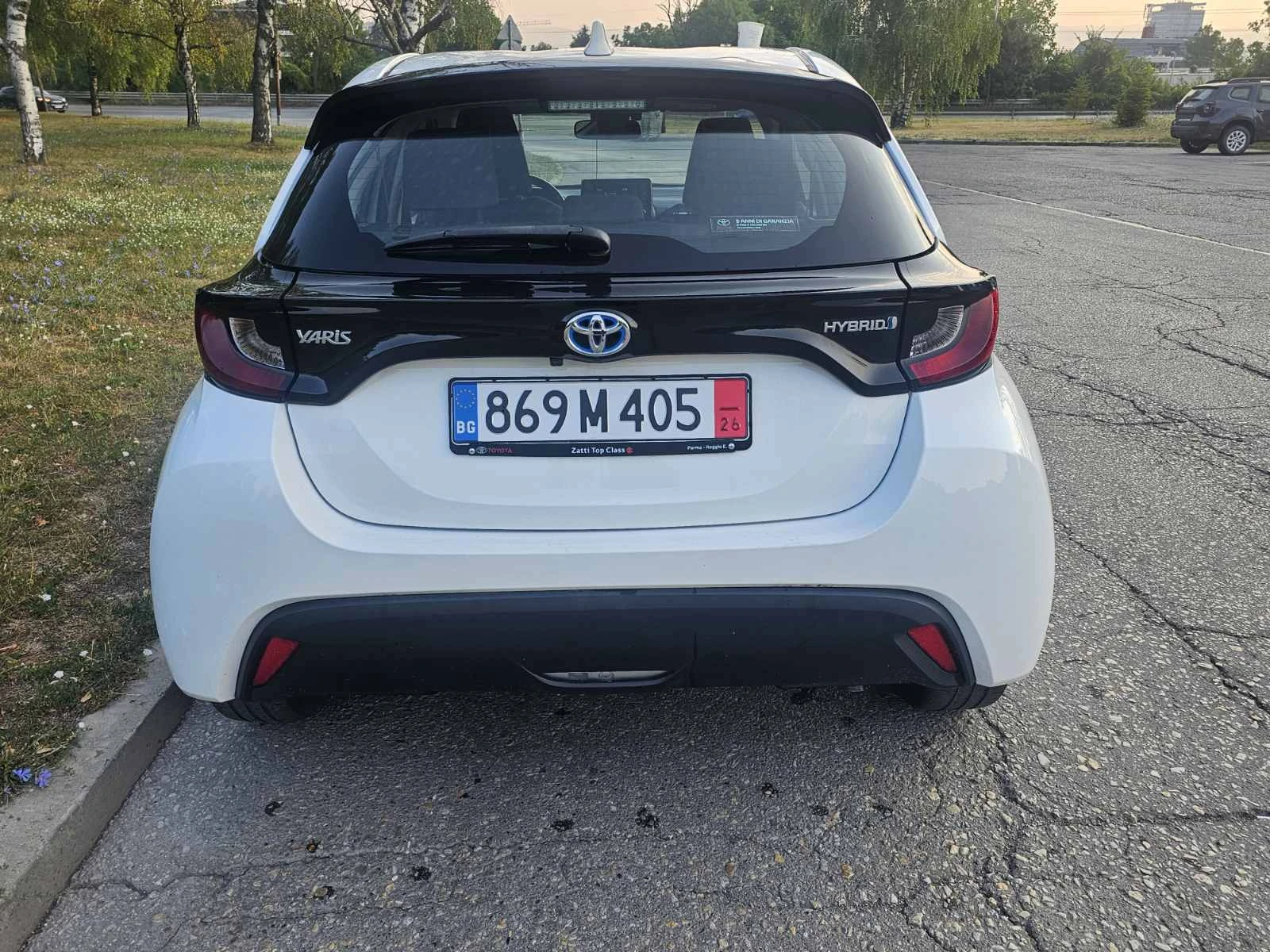 Toyota Yaris 1.5 HYBRID, снимка 6 - Автомобили и джипове - 55600524