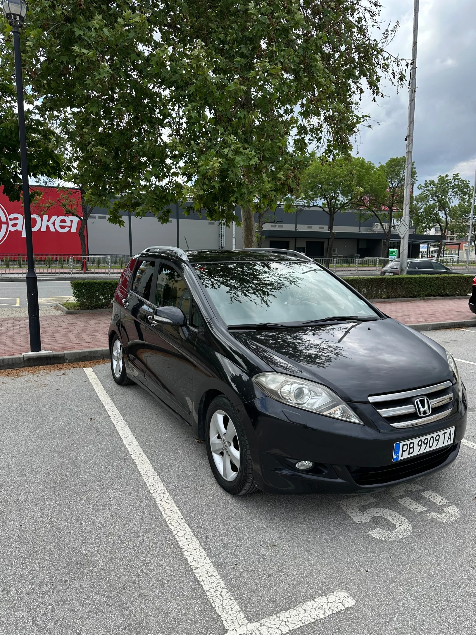 Honda Fr-v, снимка 2 - Автомобили и джипове - 56452342