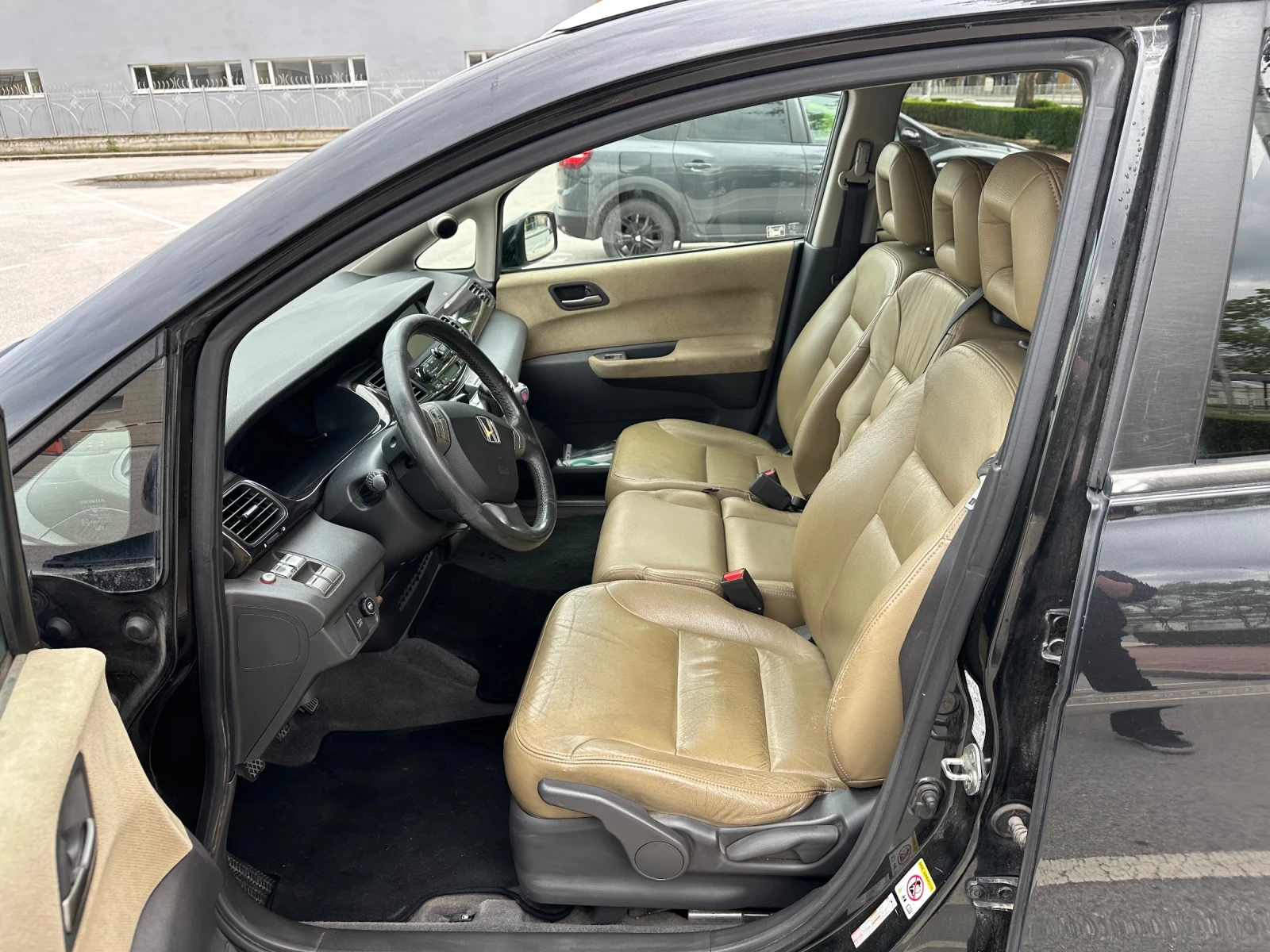 Honda Fr-v, снимка 9 - Автомобили и джипове - 56452342