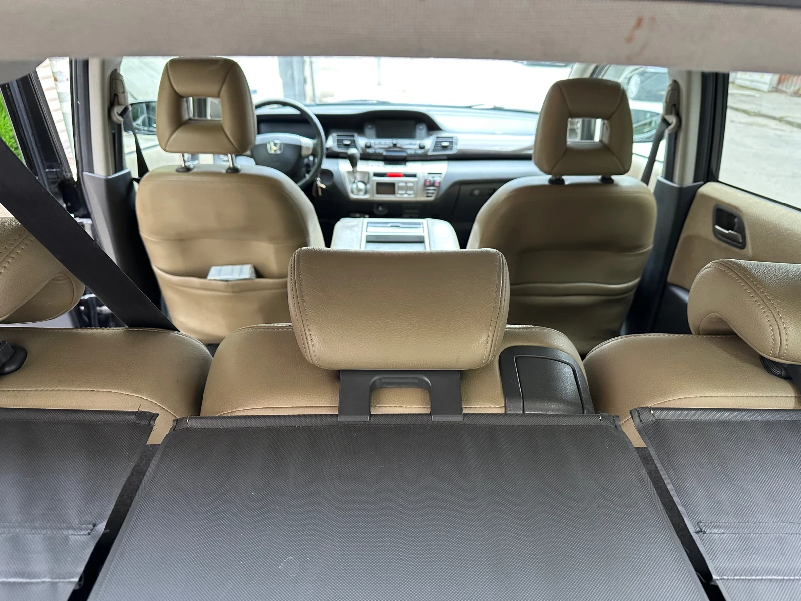 Honda Fr-v, снимка 13 - Автомобили и джипове - 56452342