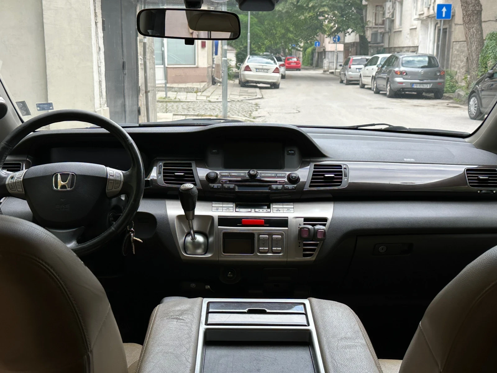 Honda Fr-v, снимка 14 - Автомобили и джипове - 56452342