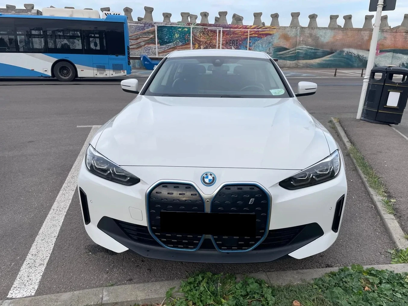 BMW i4 eDrive40, снимка 2 - Автомобили и джипове - 56496537