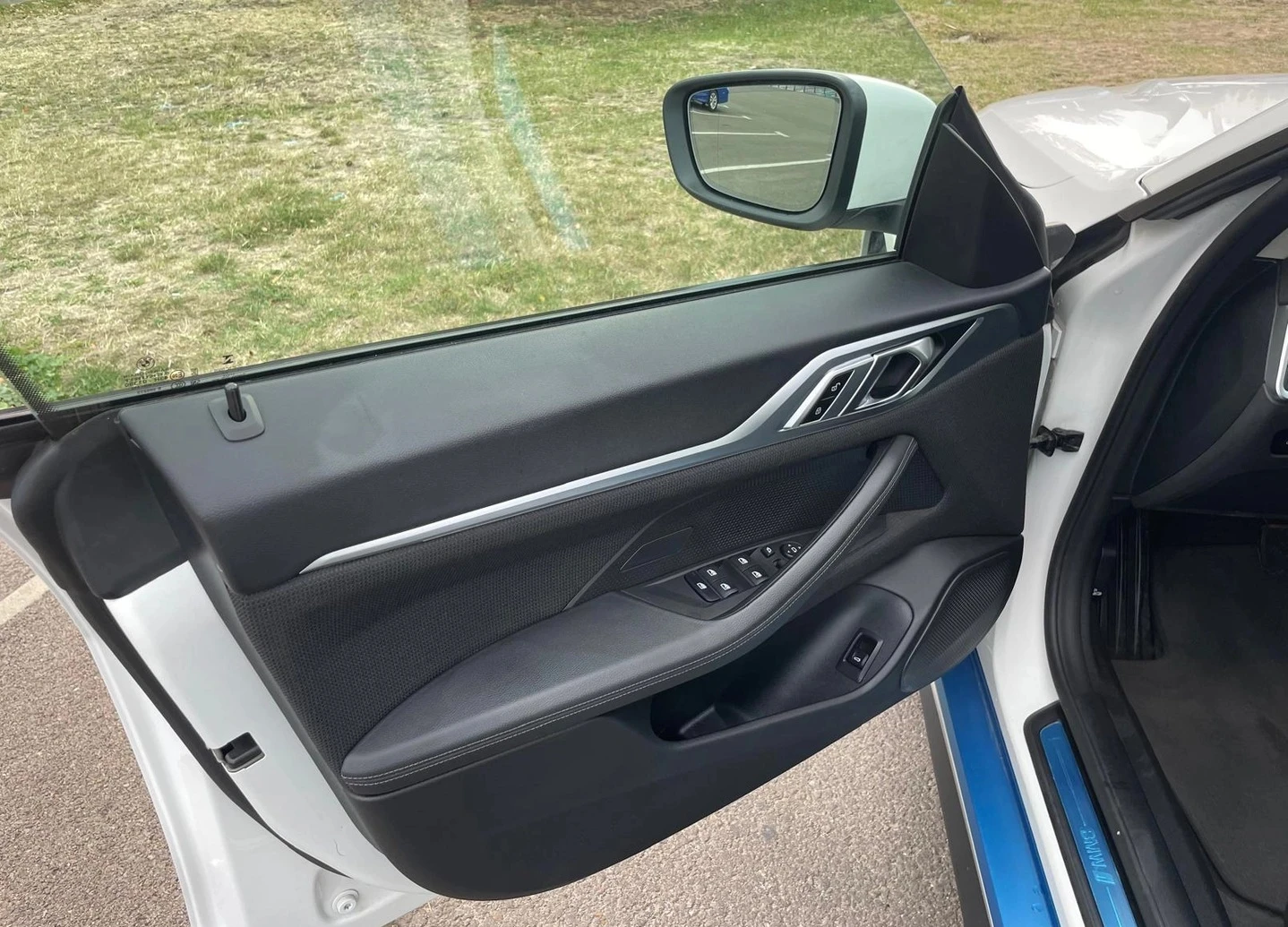 BMW i4 eDrive40, снимка 6 - Автомобили и джипове - 56496537