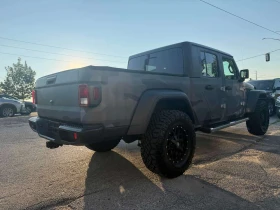 Jeep Gladiator Sport S  CARFAX | Auto.bg — изображение 13