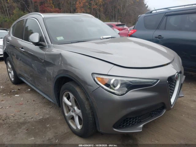 Alfa Romeo Stelvio AWD* Червен салон* Keyless* Blind spot* Lane assis