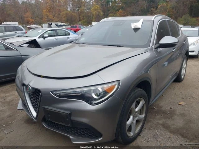 Alfa Romeo Stelvio AWD* Червен салон* Keyless* Blind spot* Lane assis, снимка 2 - Автомобили и джипове - 52839088