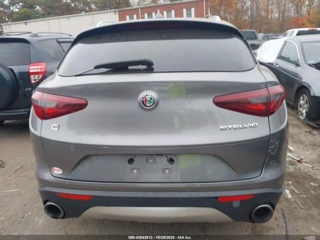 Alfa Romeo Stelvio AWD* Червен салон* Keyless* Blind spot* Lane assis, снимка 15 - Автомобили и джипове - 52839088