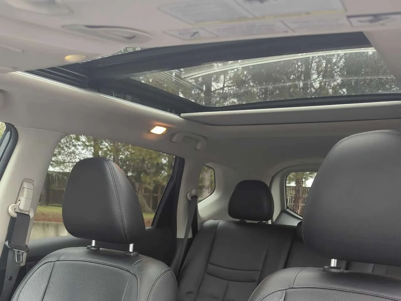 Nissan Rogue * AWD 4dr * CARFAX * ЦЕНА ДО БГ, снимка 14 - Автомобили и джипове - 53740136