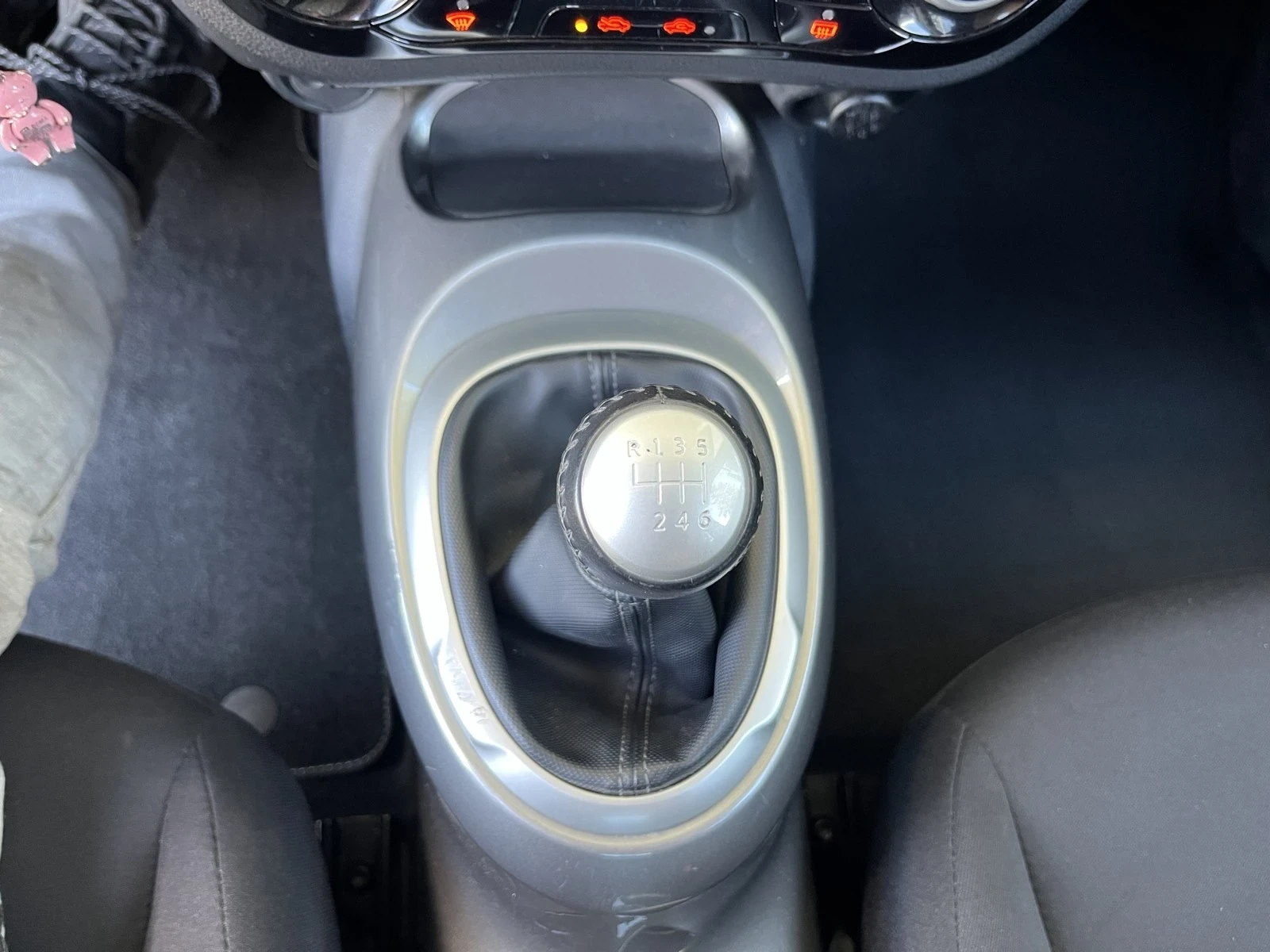 Nissan Juke бензин, снимка 14 - Автомобили и джипове - 54457304