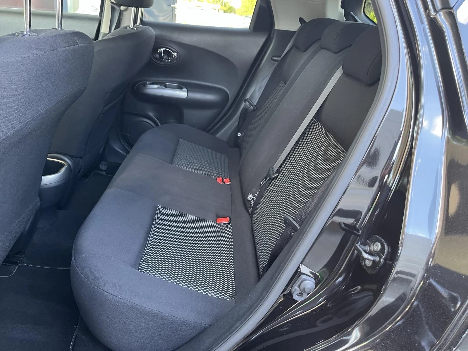 Nissan Juke бензин, снимка 9 - Автомобили и джипове - 54457304