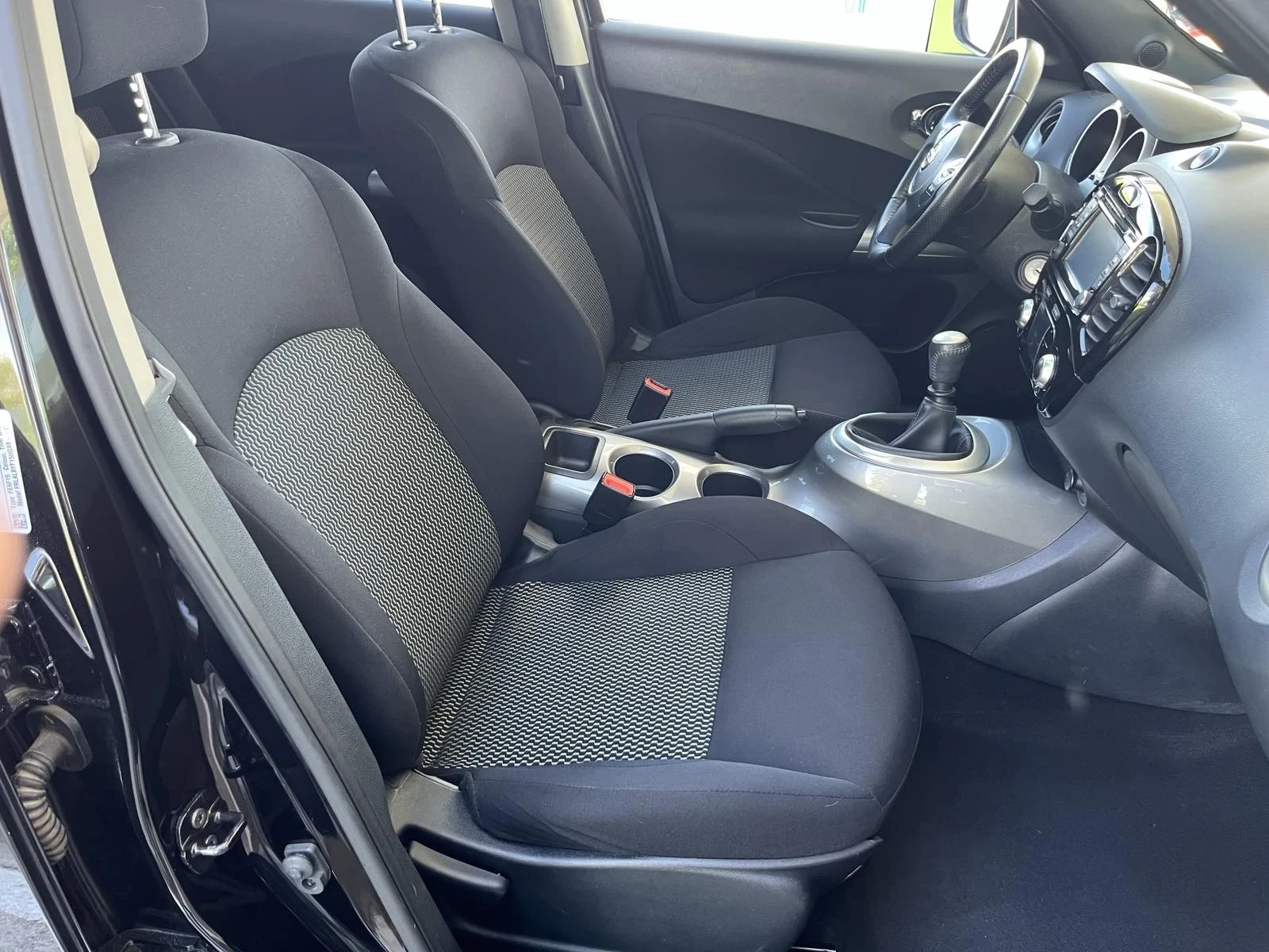 Nissan Juke бензин, снимка 12 - Автомобили и джипове - 54457304